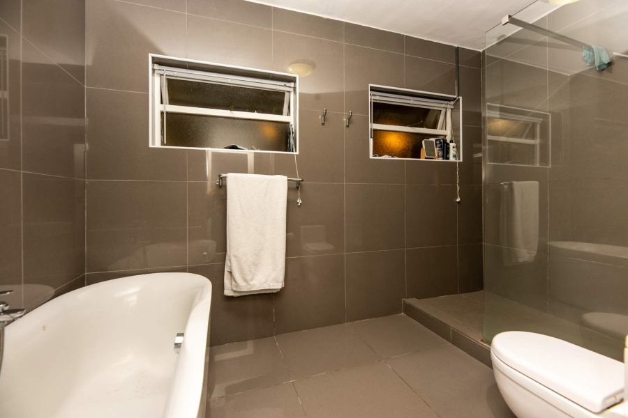To Let 2 Bedroom Property for Rent in Three Anchor Bay Western Cape